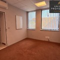 Commercieel gelijkvloers te koop in Lubbeek Linden