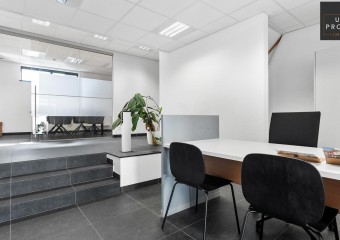 Hoeledensebaan 77a
